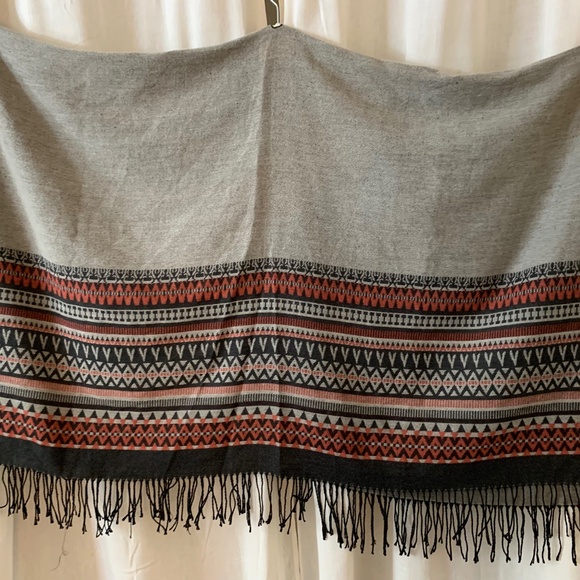 Reversible Aztec Geometric Fringe Poncho Wrap | Black Gray Rust Red - Picture 3 of 8